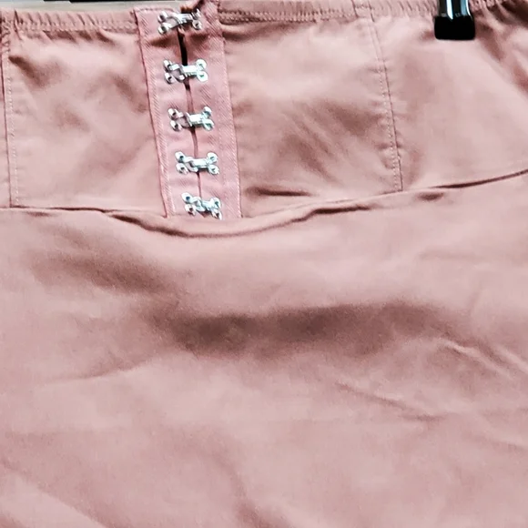 Dusty Pink Corset Pencil Skirt by Bozzolo - Picture 5 of 10